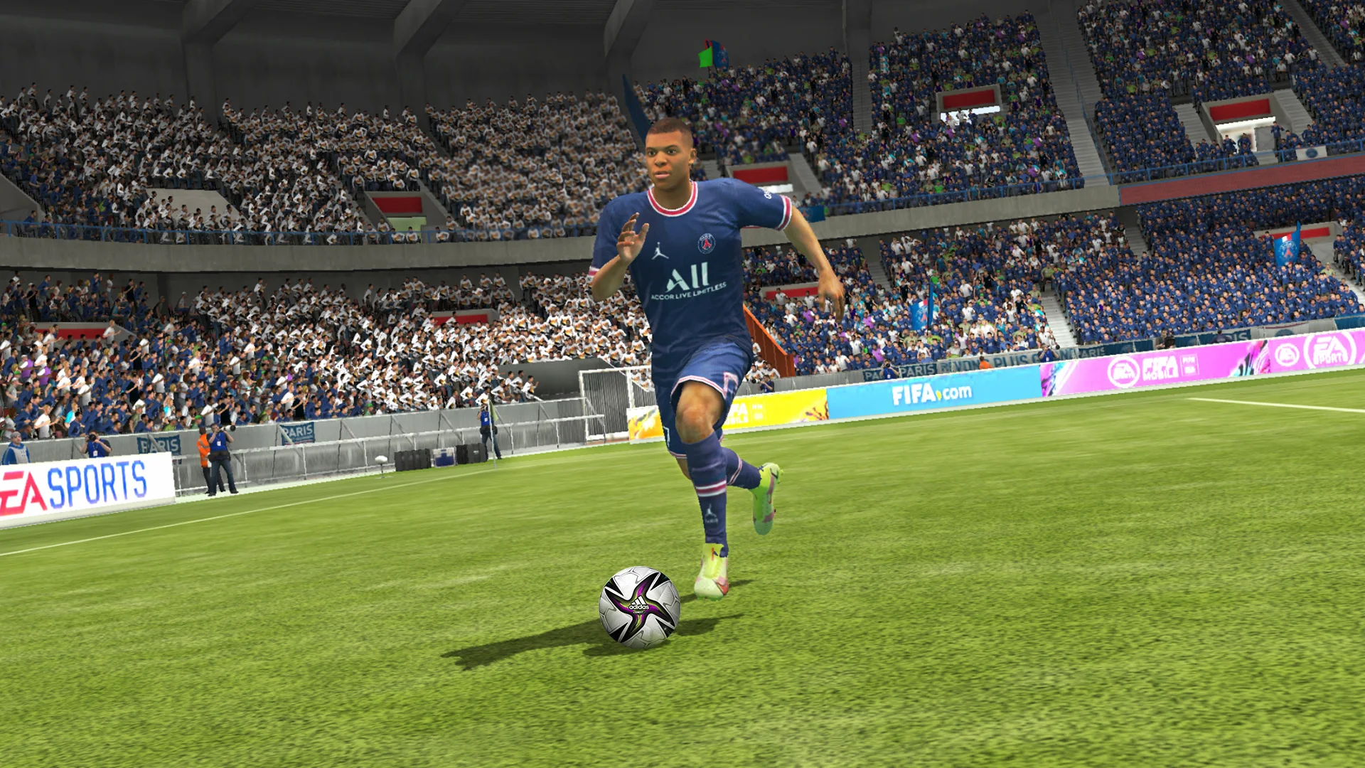 FIFA Soccer MOD APK v17.0.02 Download (Unlimited Money/Coins)